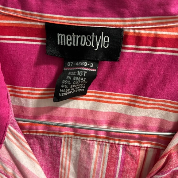 Metro style size 16Tall. Great condition - Picture 3 of 3